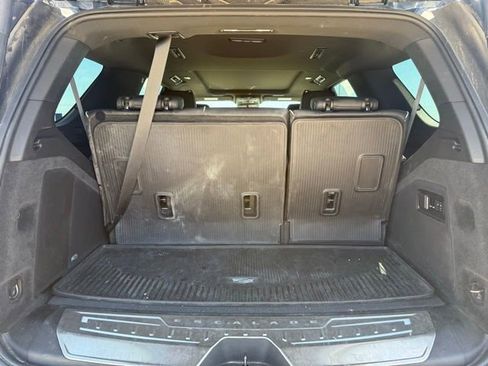 Used 2021 Cadillac Escalade Premium Luxury AWD/4WD image 19