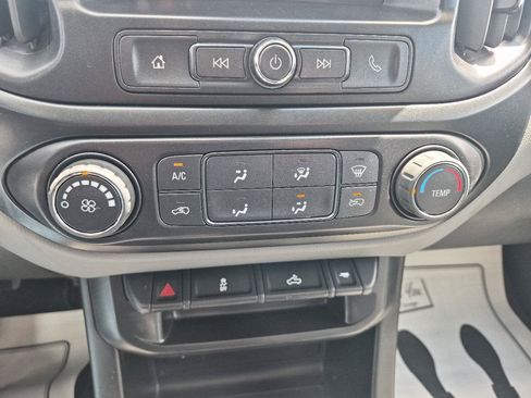 Used 2022 Chevrolet Colorado W/T AWD/4WD image 21