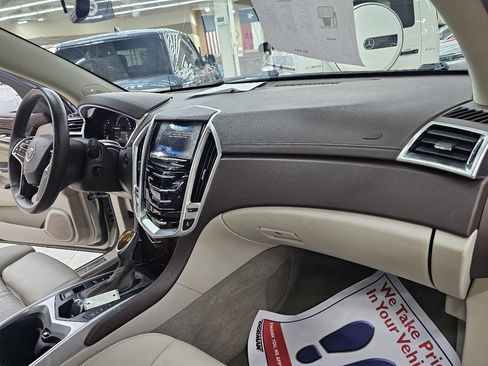 Used 2015 Cadillac SRX Luxury w/ Driver Awareness Package image 22