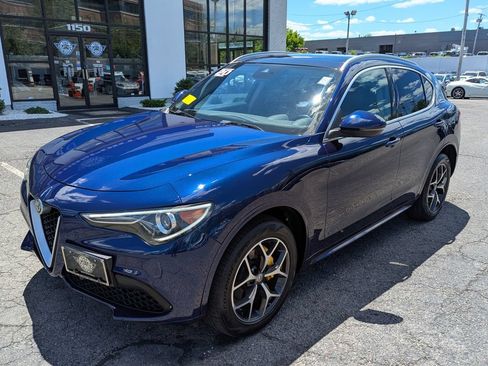 Used 2020 Alfa Romeo Stelvio Ti w/ Active Blind Spot Package AWD/4WD image 2