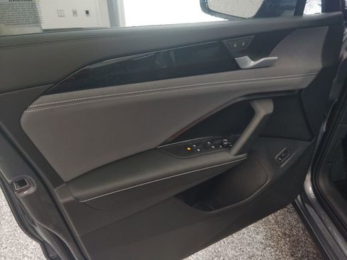 New 2026 Volkswagen Tiguan SE AWD/4WD image 11