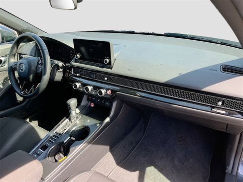 Used 2025 Honda Civic Sport image 26