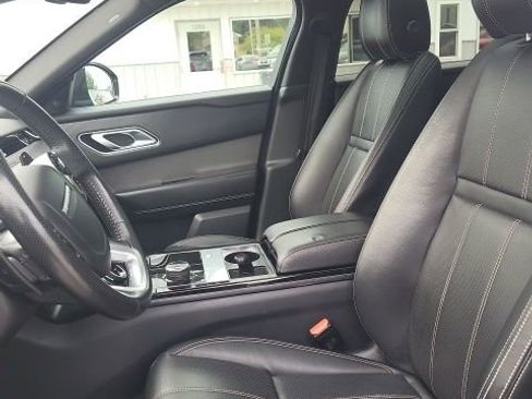 Used 2019 Land Rover Range Rover Velar S image 11