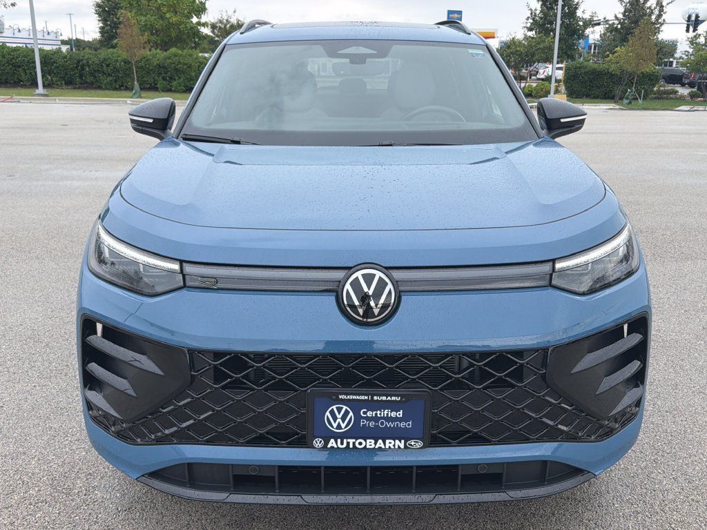 Certified 2026 Volkswagen Tiguan SE R-Line AWD/4WD image 2