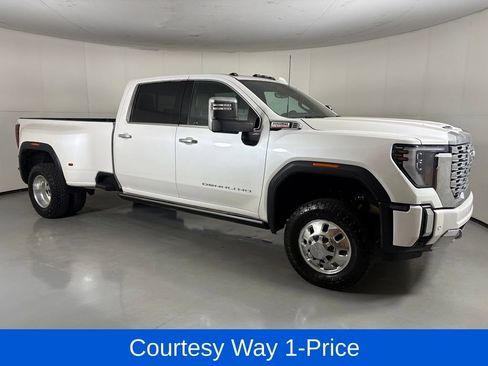 Used 2024 GMC Sierra 3500 Denali w/ Denali Reserve Package AWD/4WD image 12