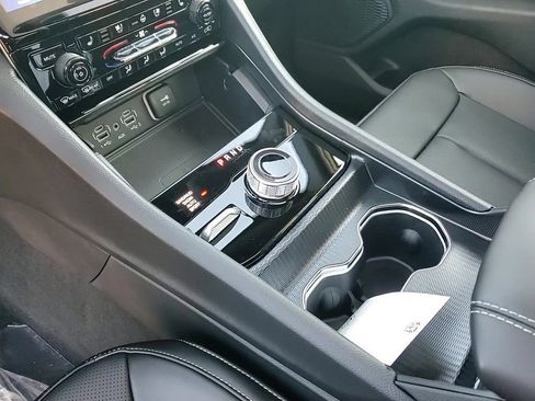 New 2025 Jeep Grand Cherokee L Limited w/ Luxury Tech Group II image 17