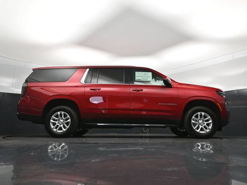 New 2026 Chevrolet Suburban LT w/ Comfort Package RWD image 43