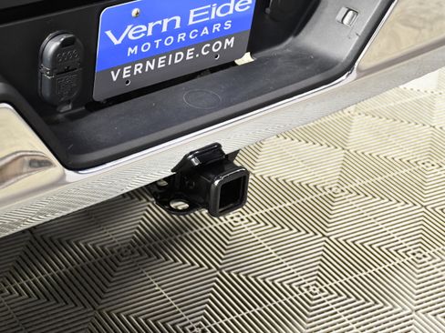 Used 2022 Chevrolet Silverado 1500 LT AWD/4WD image 16