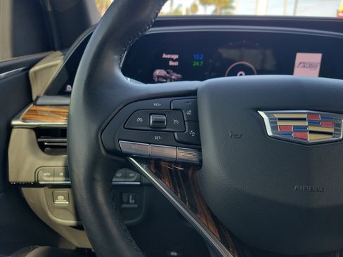 Used 2021 Cadillac Escalade Premium Luxury w/ Driver Assist Tech Package image 28