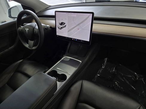 Used 2022 Tesla Model Y Long Range AWD/4WD image 5