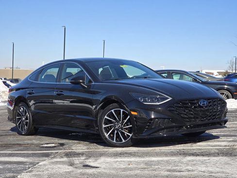 Used 2021 Hyundai Sonata Limited image 2