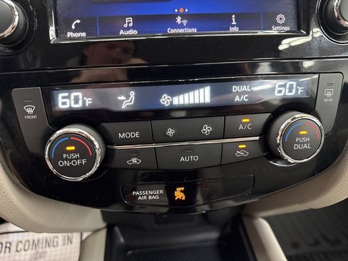 Used 2020 Nissan Rogue Sport SV w/ All-Weather Package AWD/4WD image 32