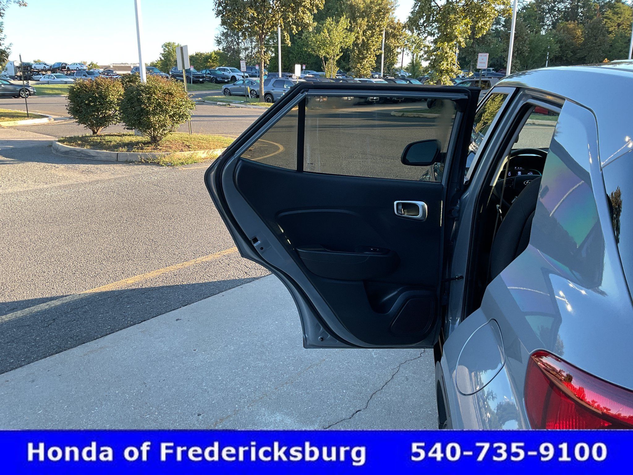 Used 2023 Hyundai Venue SE FWD image 16