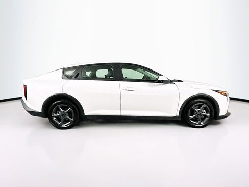 Used 2025 Kia K4 LXS image 10