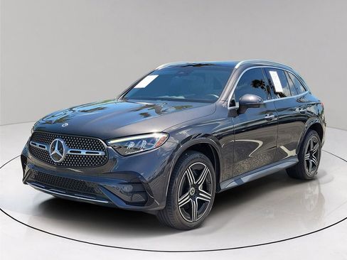 Used 2023 Mercedes-Benz GLC 300 image 3