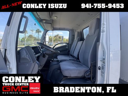 Used 2020 Isuzu NPR image 6
