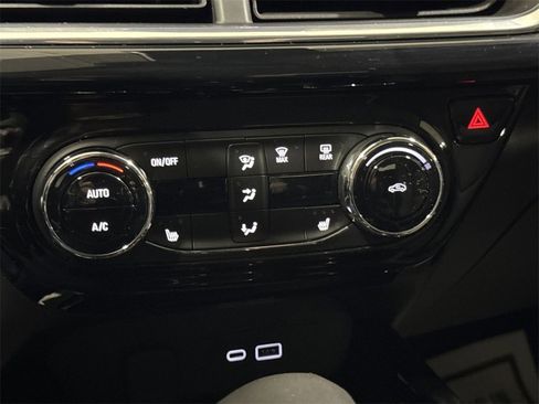 Used 2024 Chevrolet Trax ACTIV w/ Driver Confidence Package image 15