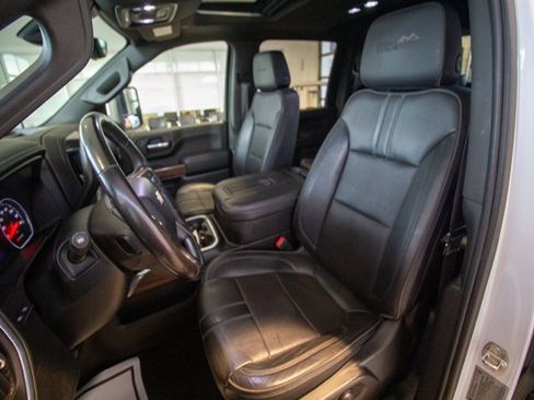 Used 2021 Chevrolet Silverado 2500 High Country w/ Z71 Off-Road Package image 17