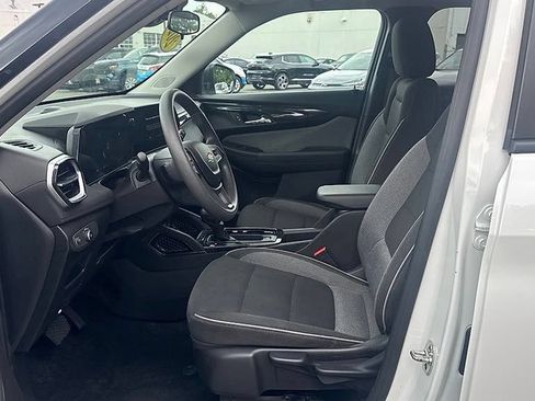 Certified 2025 Chevrolet TrailBlazer LS w/ LS Convenience Package AWD/4WD image 10