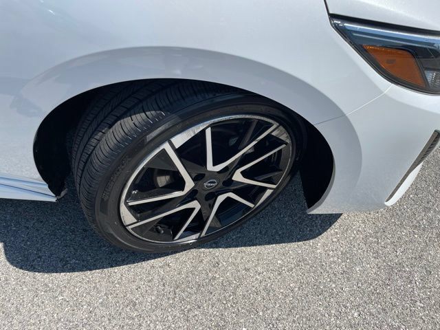 Used 2024 Nissan Sentra SR FWD image 18