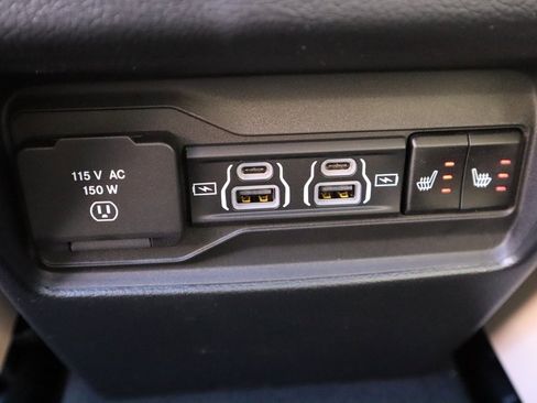 New 2025 Jeep Grand Cherokee Limited w/ Luxury Tech Group II image 17