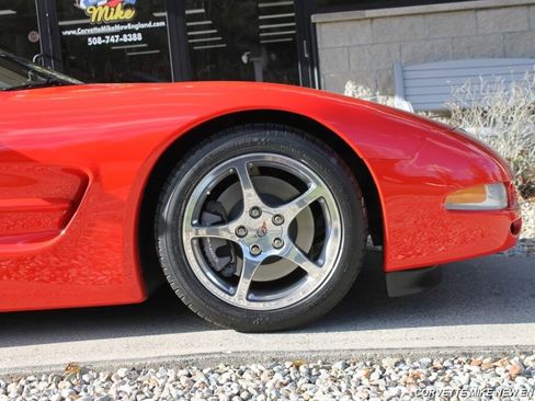 Used 2004 Chevrolet Corvette Convertible w/ Preferred Equipment Group image 17