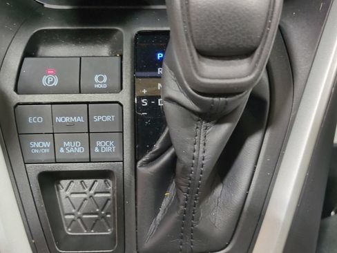 Used 2023 Toyota RAV4 XLE w/ XLE Grade Weather Package AWD/4WD image 20