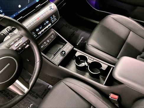 Used 2025 Hyundai Kona Limited FWD image 17