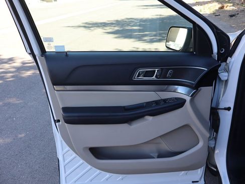 Used 2019 Ford Explorer XLT w/ Equipment Group 202A AWD/4WD image 25