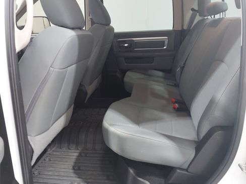 Used 2019 RAM 1500 Classic SLT AWD/4WD image 14