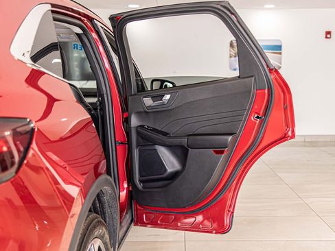 Used 2024 Ford Escape Platinum AWD/4WD image 38