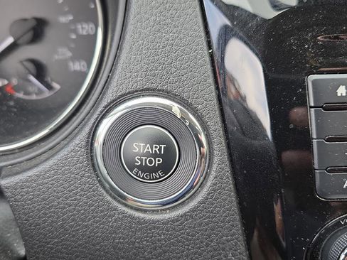 Used 2022 Nissan Rogue Sport SL w/ Premium Package image 19