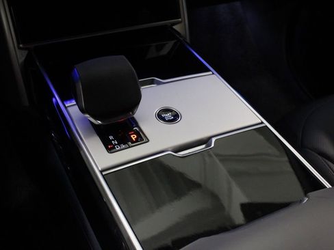 Certified 2025 Land Rover Range Rover SE AWD/4WD image 31