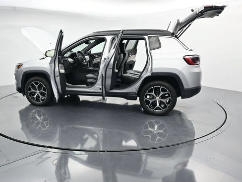 Used 2024 Jeep Compass Limited AWD/4WD image 43
