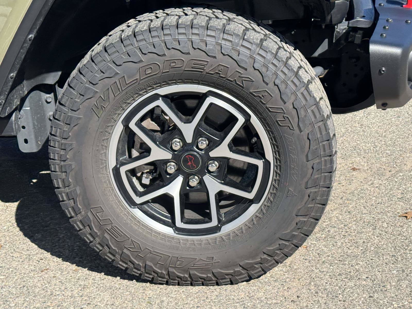 Used 2025 Jeep Gladiator Rubicon AWD/4WD image 7