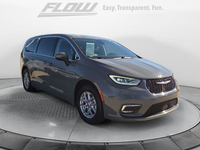Used 2023 Chrysler Pacifica Touring-L