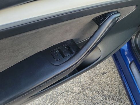 Used 2023 Tesla Model 3 Standard Range image 14