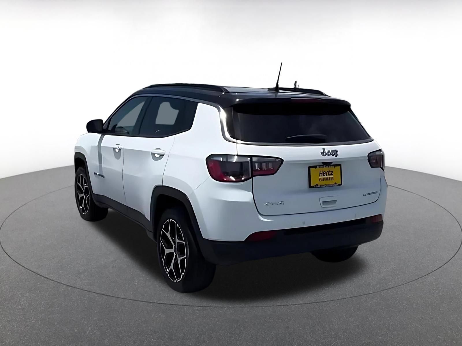 Used 2025 Jeep Compass Limited AWD/4WD image 9