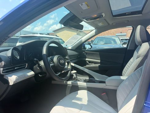 Used 2026 Hyundai Elantra Limited FWD image 5