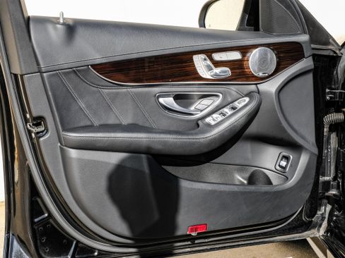 Used 2017 Mercedes-Benz C 63 AMG Sedan image 40