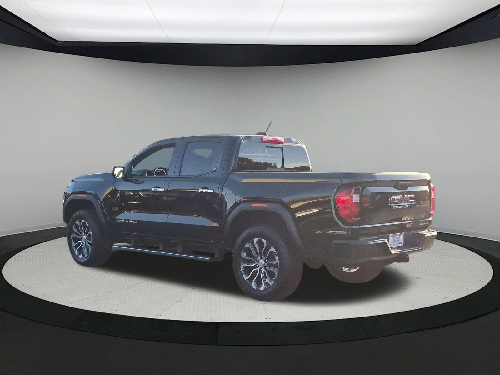 New 2026 GMC Canyon Denali AWD/4WD image 3