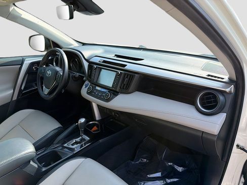 Used 2016 Toyota RAV4 Limited image 13