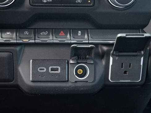 Used 2025 Chevrolet Silverado 1500 Custom image 29