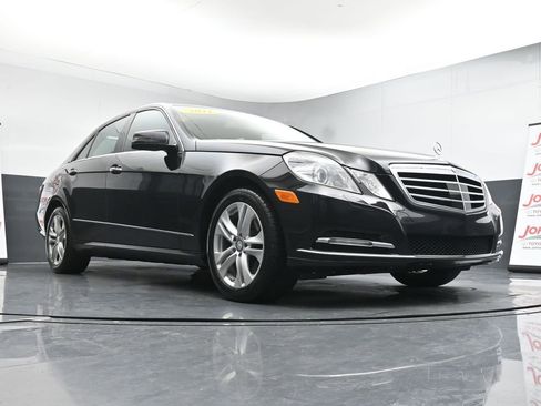 Used 2011 Mercedes-Benz E 350 4MATIC Sedan image 37