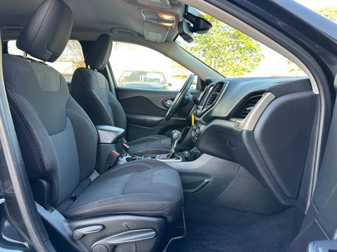 Used 2016 Jeep Cherokee Latitude AWD/4WD image 22