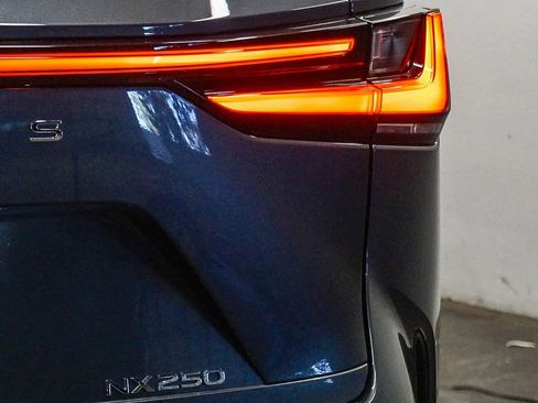 Used 2024 Lexus NX 250 image 11