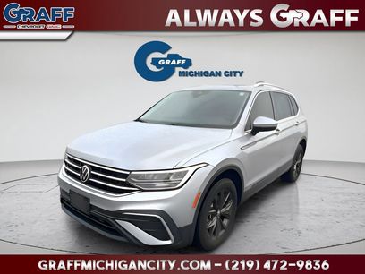 Used 2022 Volkswagen Tiguan SE w/ Panoramic Sunroof Package