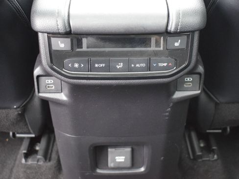 Used 2024 Toyota Grand Highlander AWD Hybrid image 17