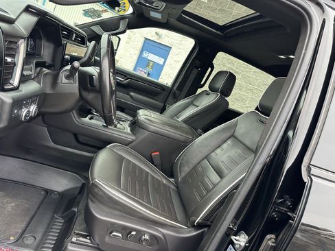 Used 2024 GMC Sierra 2500 AT4X image 9