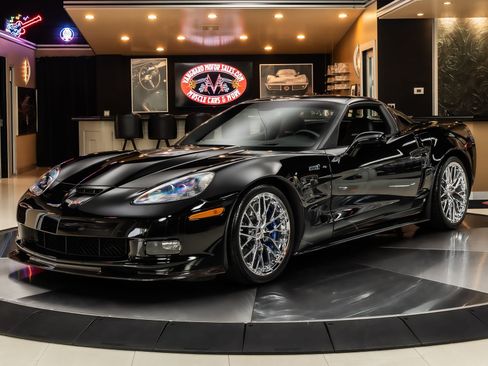 Used 2009 Chevrolet Corvette ZR1 w/ Preferred Equipment Group RWD image 1
